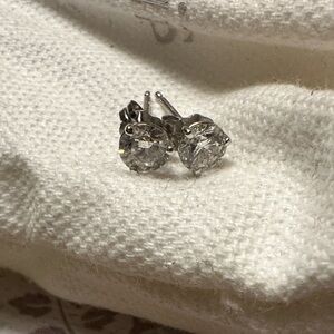 NEW!! 0.80ctw Natural Diamond Earrings Stud